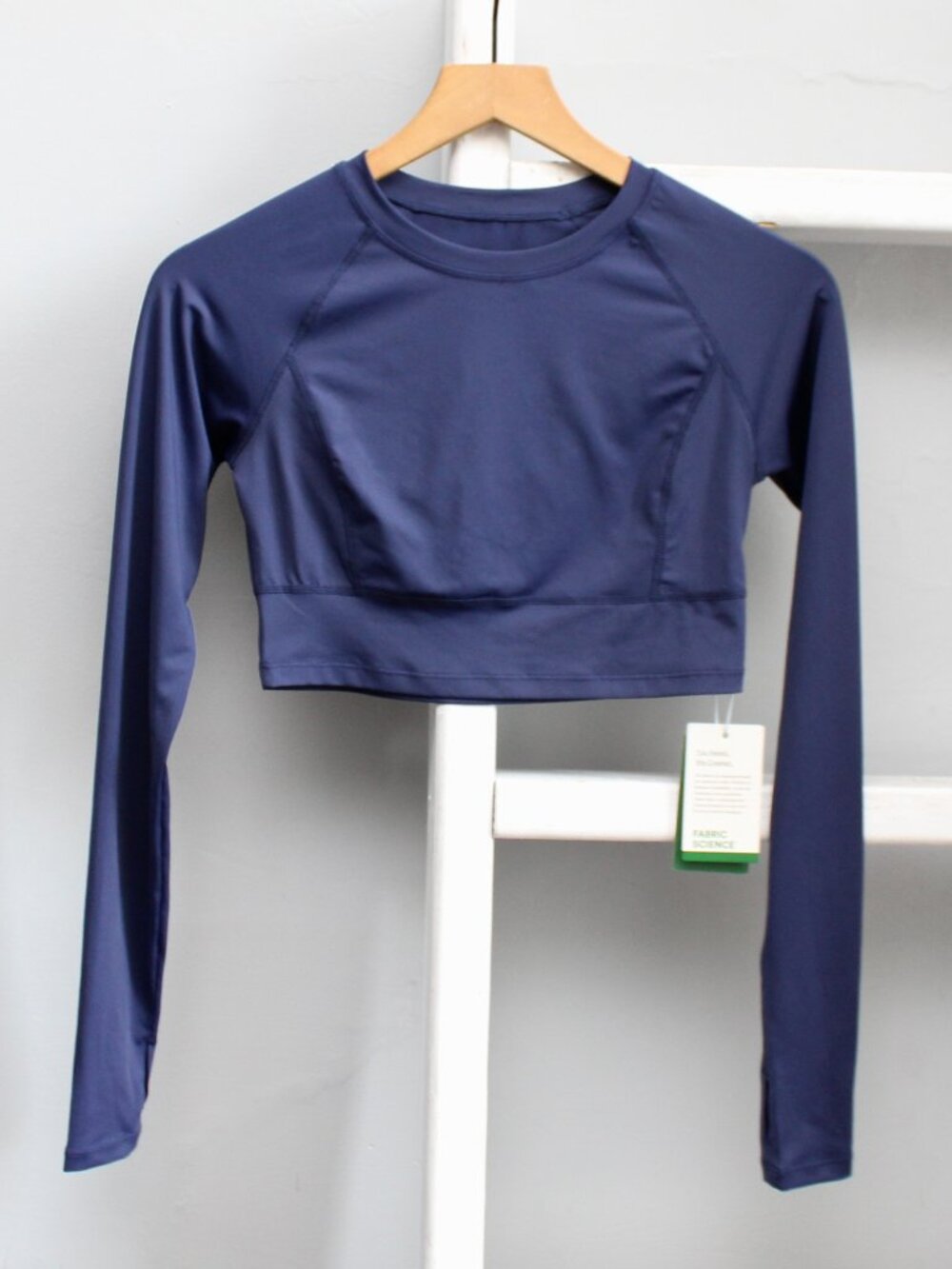 Halara Solid Thumb Hole Cropped Yoga Sports Top Navy Blue Size Small NWT